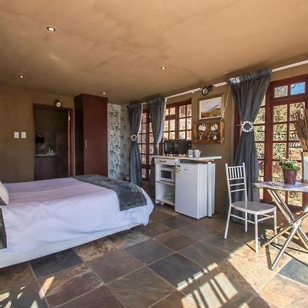 Sable Hiking & Accommodation Magaliesburg Exterior foto